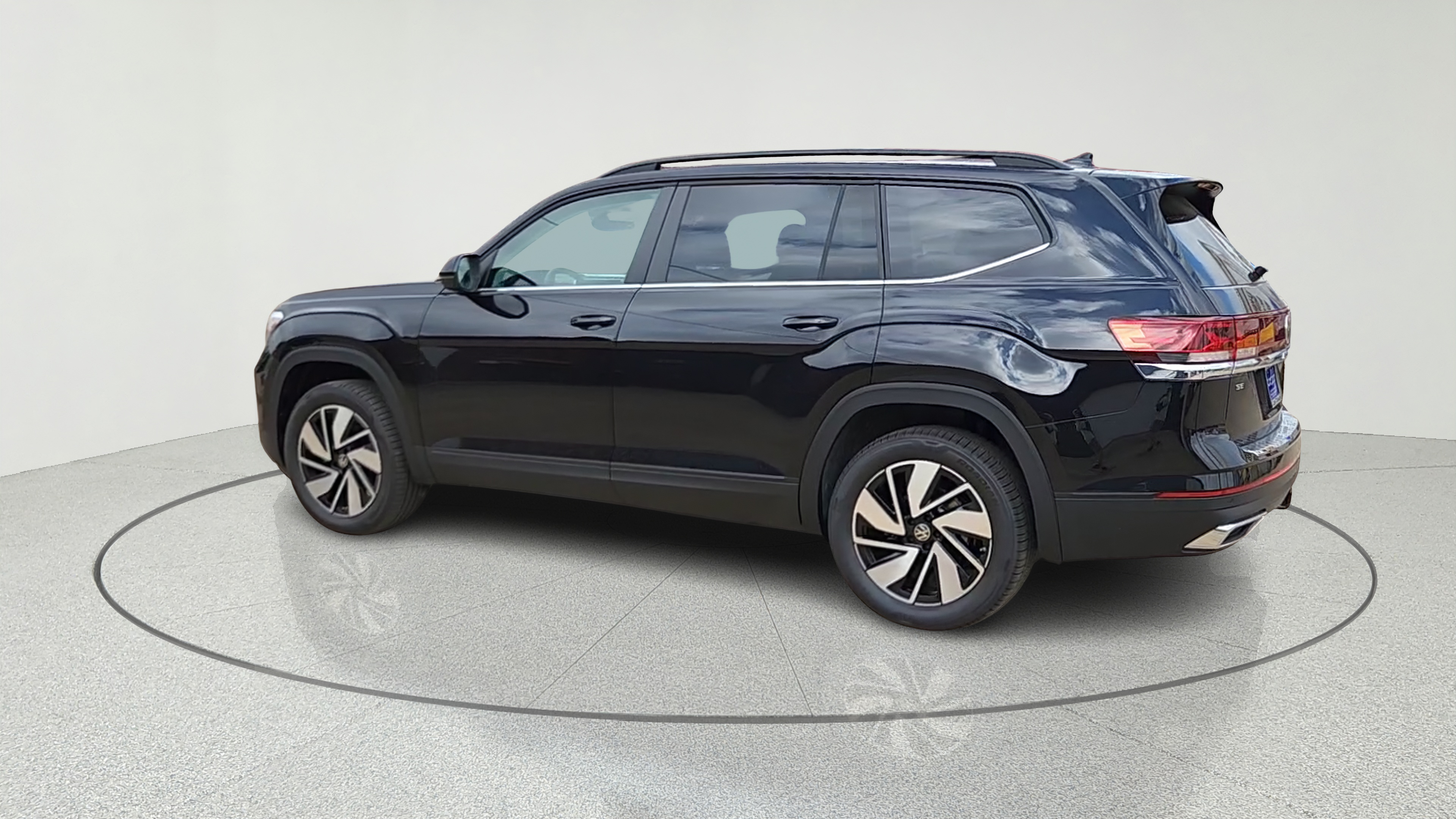 New Deep Black Pearl 2026 Volkswagen Atlas 2.0T SE w/Technology