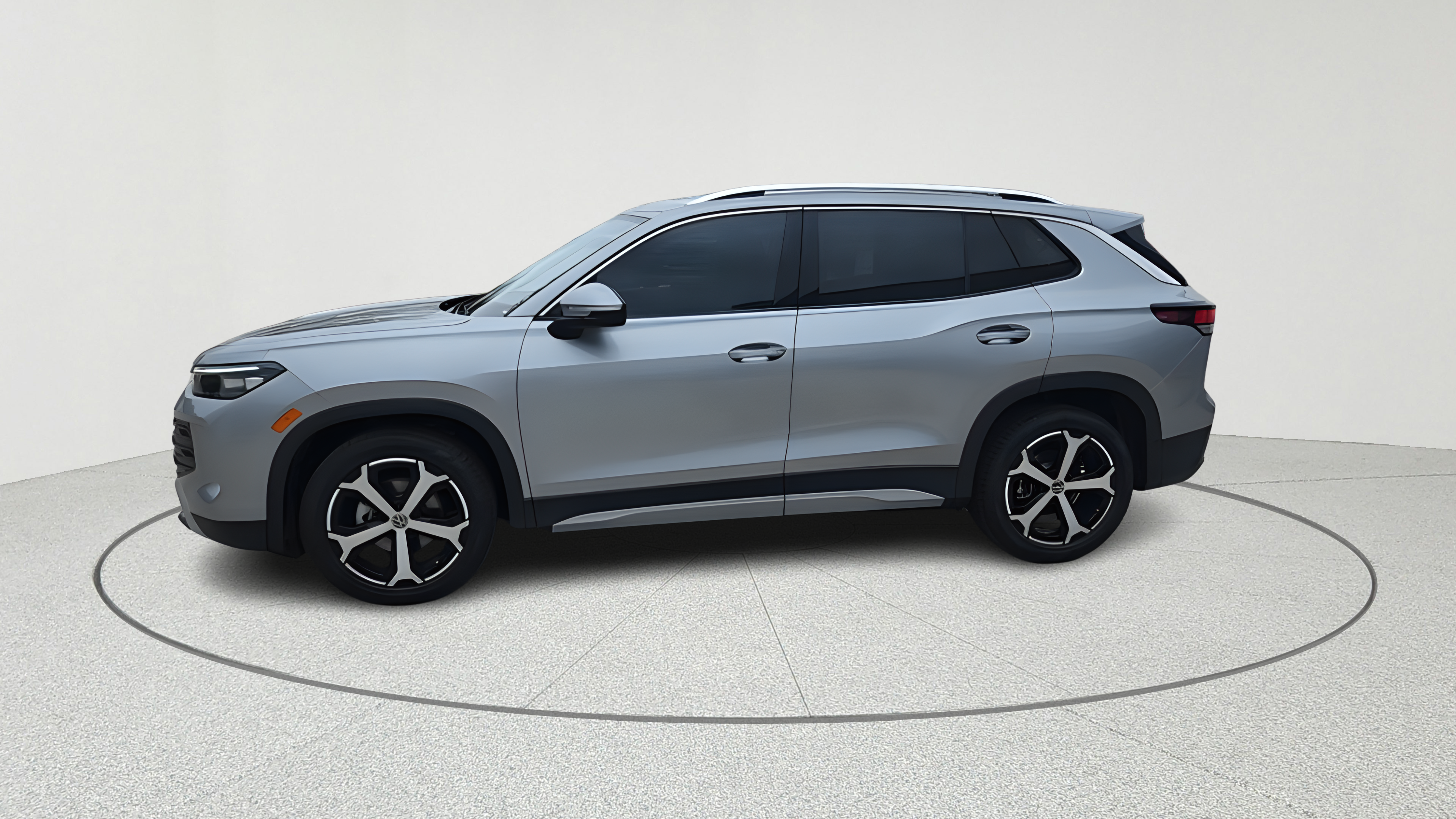 New Pyrite Silver Metallic 2026 Volkswagen Tiguan SE for Sale in