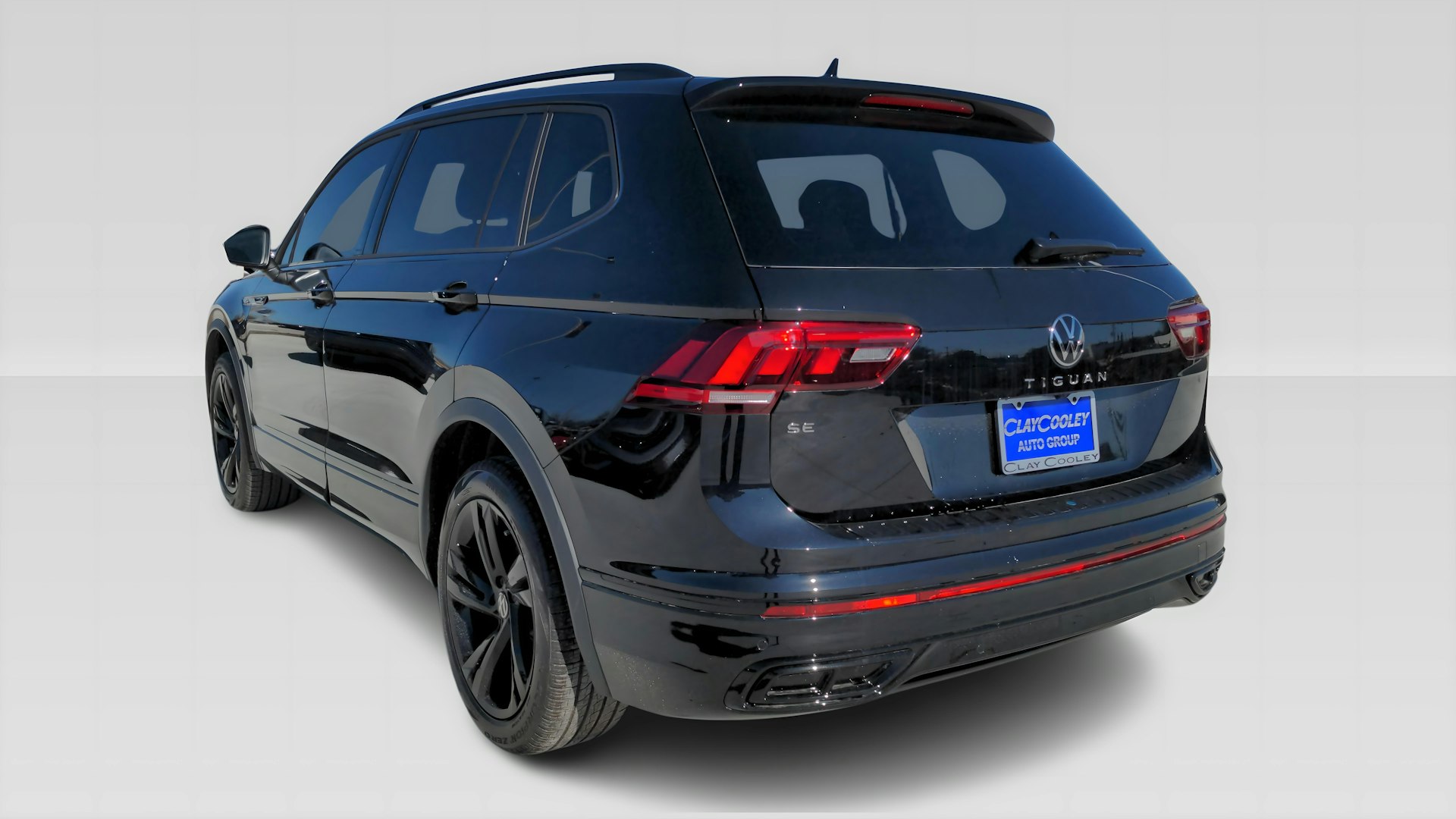 2024 Volkswagen Touareg R-Line - New SUV in details 