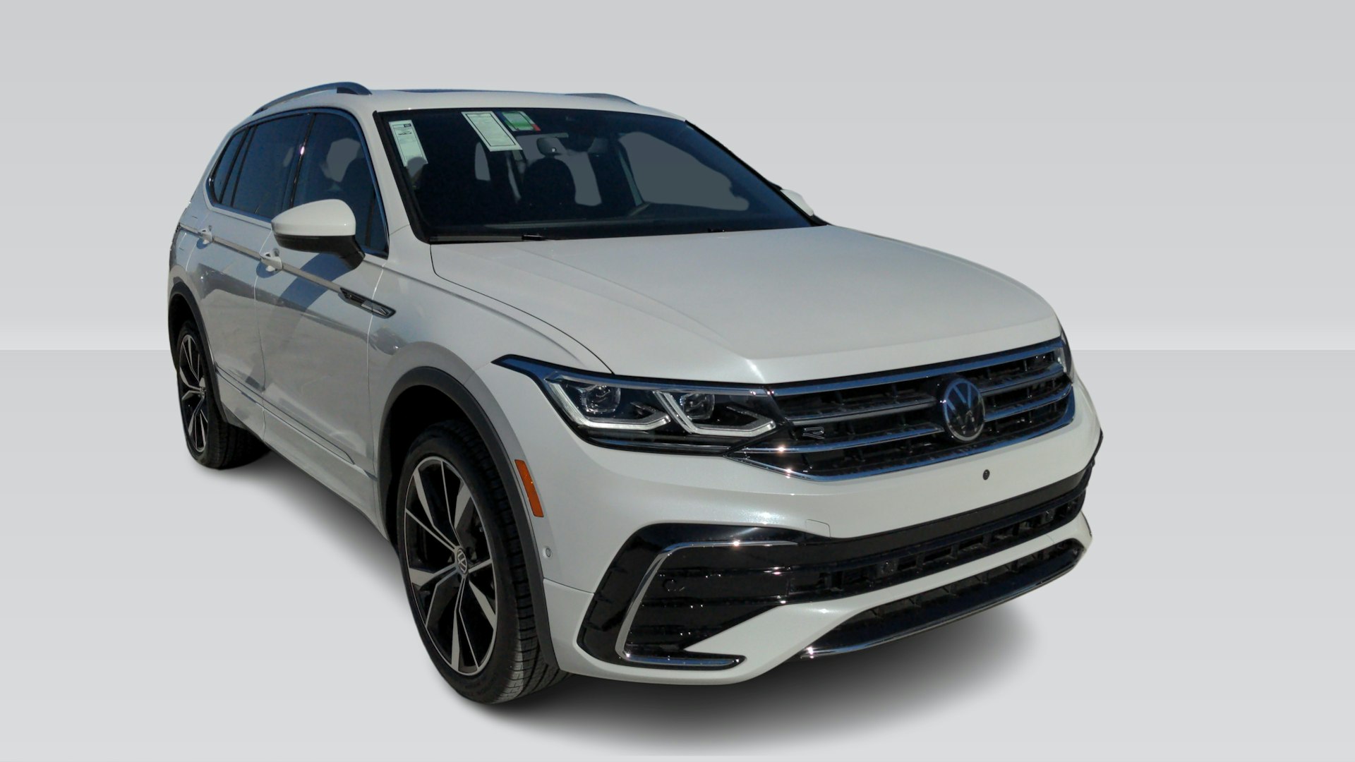 2024 Volkswagen Tiguan - Interior and Exterior Walkaround 